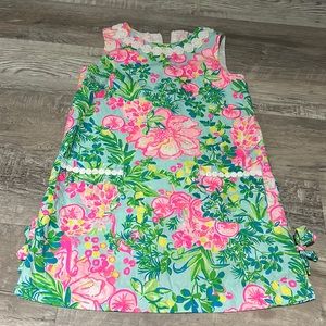 Size 8 Lilly Pulitzer lined dress with 2 front pockets. EUC just need ironed.